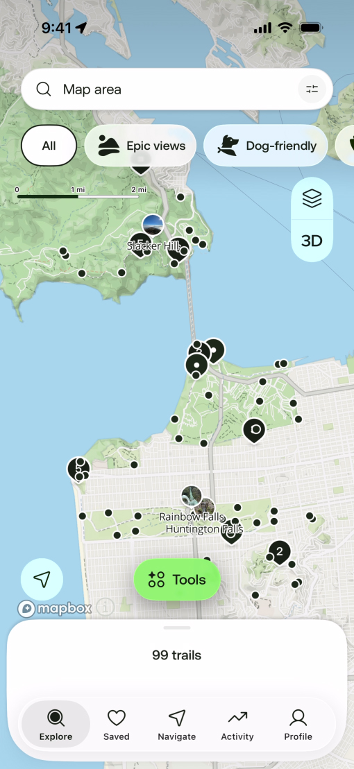 具有 Liquid Glass 导航的“AllTrails”App