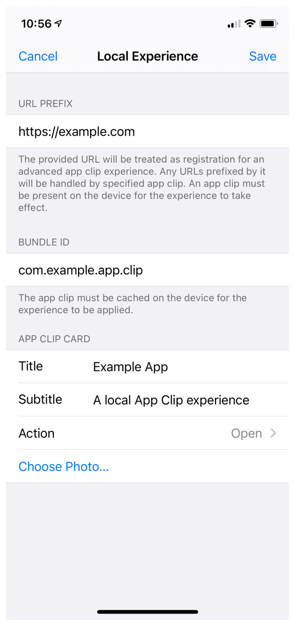 ローカルでの起動環境を構成するためのインターフェイスを示すiPhoneのスクリーンショット。URLプレフィックスとしてhttps://example.comを、バンドルIDとしてcom.example.app.clipを使用している。ローカルでの起動環境のApp Clipカードのタイトルは「Example アプリ(サンプルアプリ)」、サブタイトルは「A local App Clip experience(ローカルのApp Clip体験)」、アクションを促す動詞は「Open(開く)」になっている。